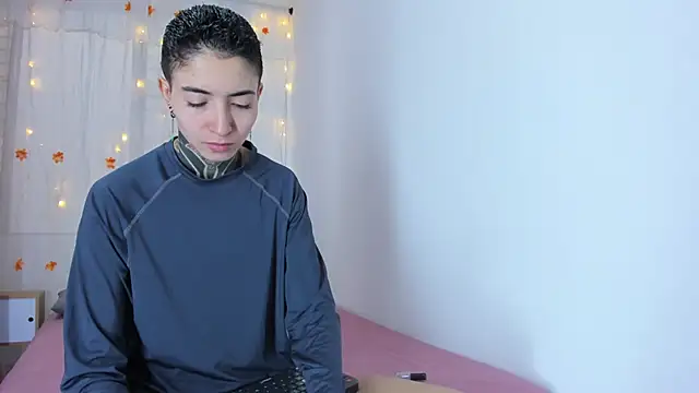 Tinny and Candy online show from November 6, 12:22 pm