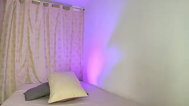 Tinny and Candy online show from April 8, 1:02 pm