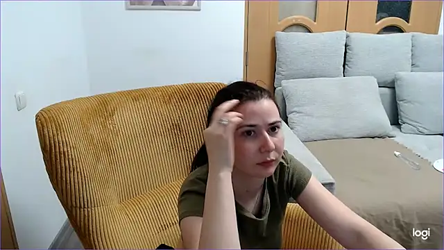 VioletaFlower7 online show from April 18, 5:26 pm