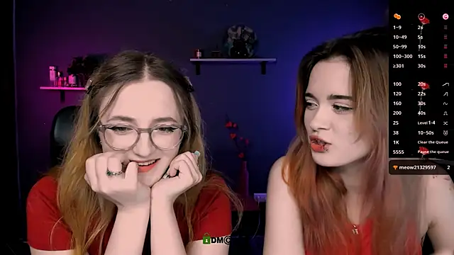 Snapshot of liana_kisses chatting on October 15, 9:23 am liana kisses online show from October 15, 9:23 am