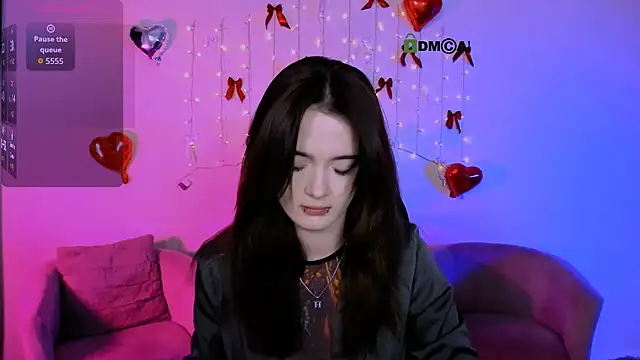 liana kisses online show from March 31, 7:03 pm