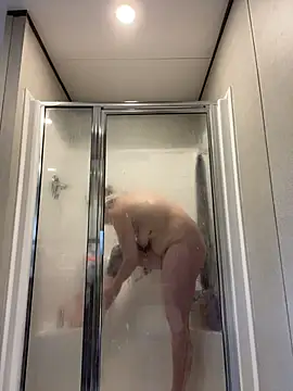 Sweetdee222x online show from January 14, 11:10 pm