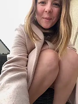 Snapshot of Nina_blain chatting on October 14, 10:51 am Nina blain online show from October 14, 10:51 am