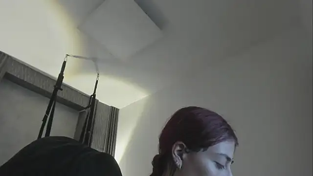 selene red  online show from January 9, 2:10 pm