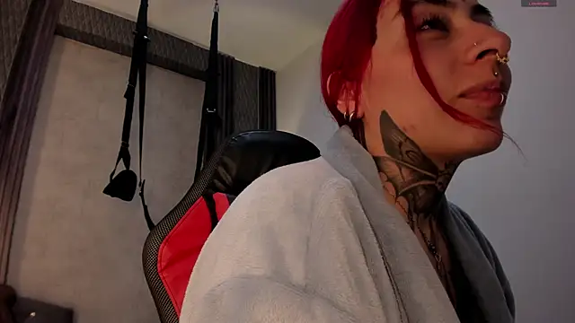 selene red  online show from September 26, 5:10 pm