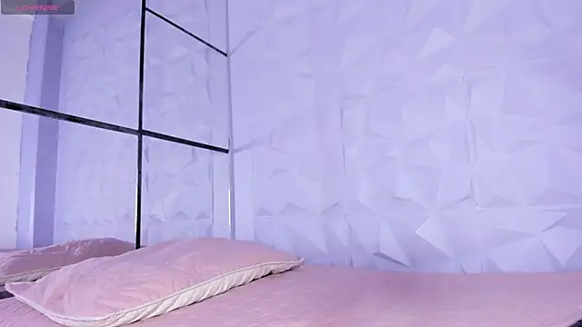  LittleLia online show from October 7, 3:38 pm