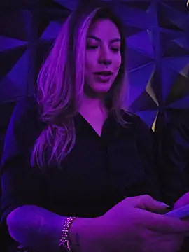 Karen San Miguel online show from October 14, 9:39 pm