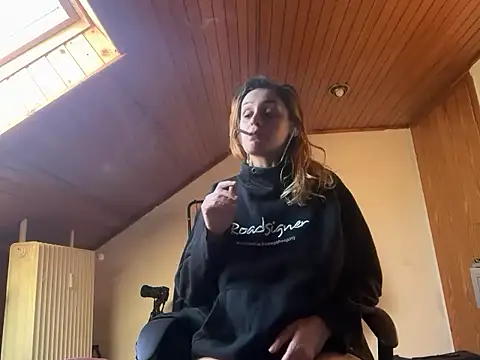 JeSuisUnTapin online show from September 19, 1:21 pm