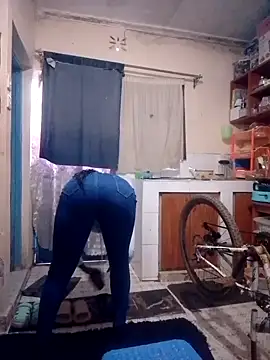 pretty-eyes23 online show from November 11, 5:25 am