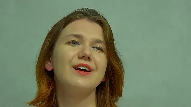 LessySmith online show from April 18, 7:58 pm