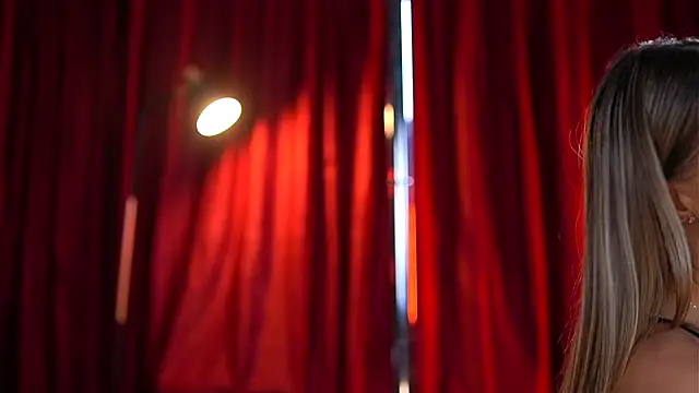 Evelyn Evyyy online show from October 25, 6:37 pm