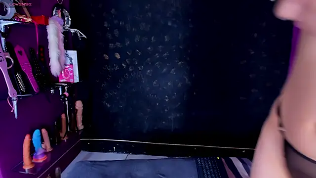 Alexa Slave online show from September 20, 8:07 pm