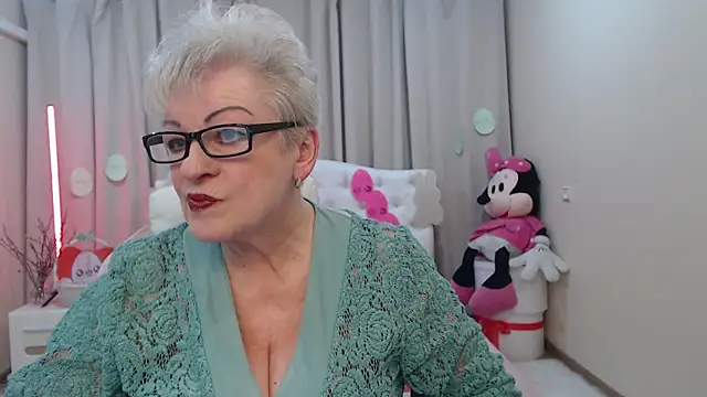 KayleSmoll online show from April 10, 6:47 pm