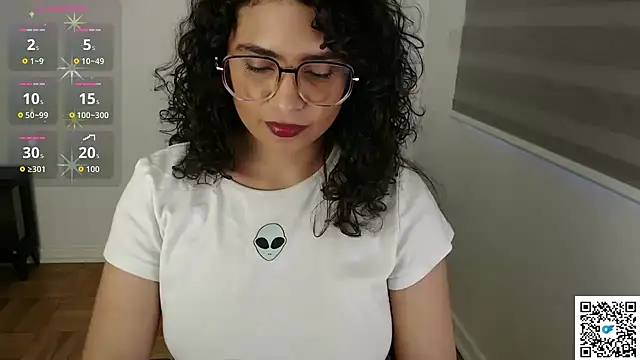 Snapshot of cinnamon_rosa chatting on October 16, 10:34 pm cinnamon rosa online show from October 16, 10:34 pm