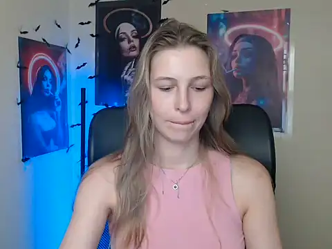 StrangerGi online show from July 22, 6:14 am
