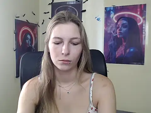 StrangerGi online show from July 14, 6:07 am