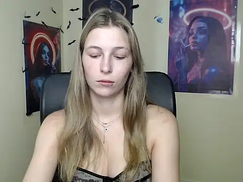 StrangerGi online show from July 11, 6:24 am