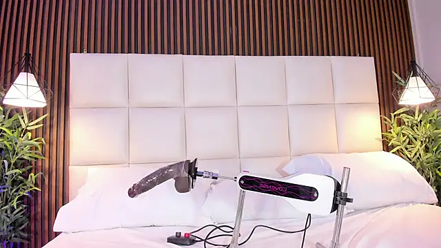 CailynBrowm online show from November 22, 4:48 am