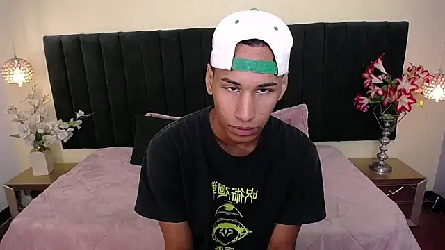 soft attraction online show from October 23, 8:26 pm