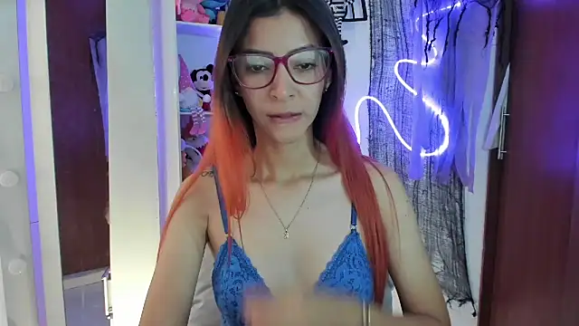 Snapshot of Amaranta_e chatting on October 8, 2:32 pm Amaranta e online show from October 8, 2:32 pm