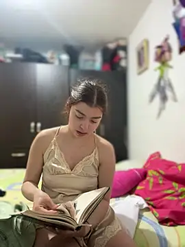 Cloew Marz online show from March 20, 3:39 pm