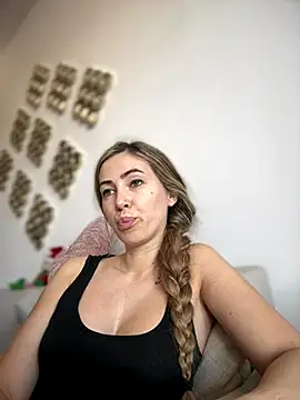 RaquelleDevon online show from December 19, 12:41 pm