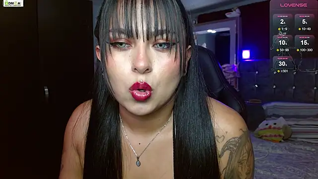 Miss scarllet  online show from November 6, 2:23 pm