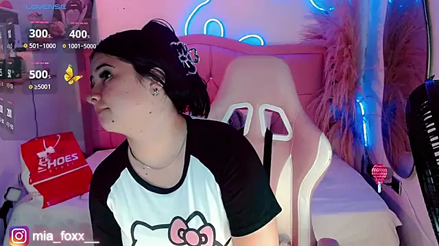 Snapshot of Mia_foxx_ chatting on September 27, 10:06 pm Mia foxx online show from September 27, 10:06 pm
