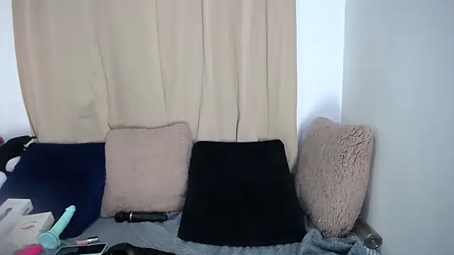 lessliee22  online show from April 13, 9:10 am