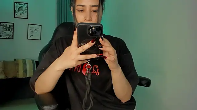 lara madisson online show from March 16, 6:50 am