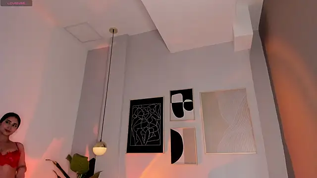 lara madisson online show from June 6, 5:58 am