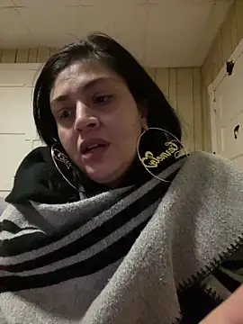 kriztal pretty online show from December 13, 11:54 pm