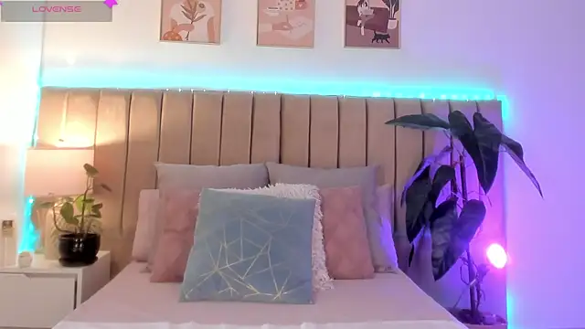 Victoria romanox online show from November 8, 6:13 pm