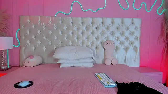 Julieta Cortes   online show from February 20, 12:18 pm