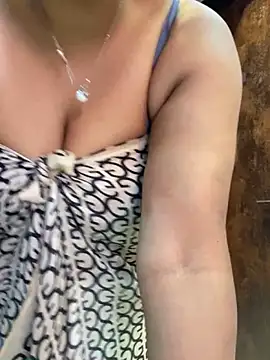 Snapshot of Haanikaur_saavi chatting on October 15, 8:28 am Haanikaur saavi online show from October 15, 8:28 am