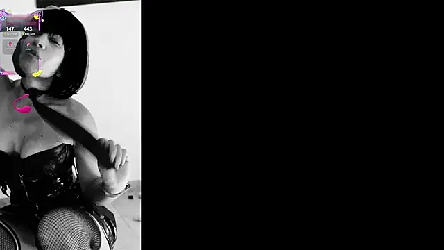 sara smith45 online show from November 26, 9:32 am