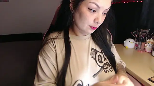 Theprojectsaraa online show from April 5, 6:29 pm