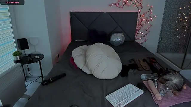 CassieEvans online show from February 13, 6:48 am