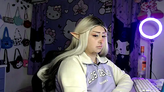 lussyevans24 online show from January 13, 4:40 am