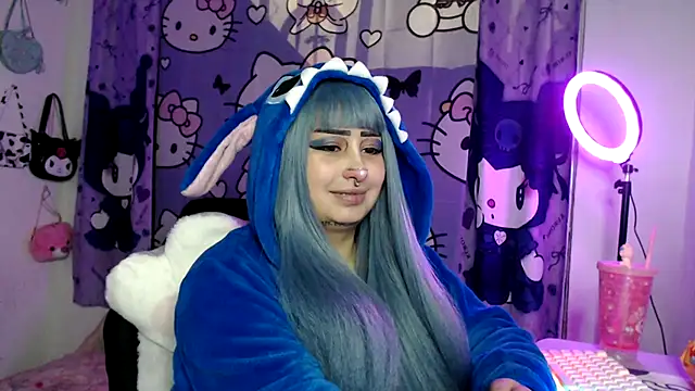 lussyevans24 online show from October 19, 8:16 am