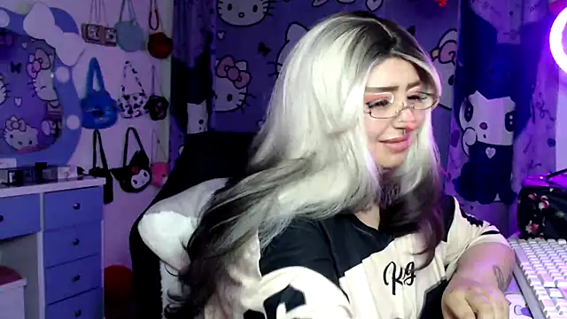 lussyevans24 online show from February 25, 7:07 am