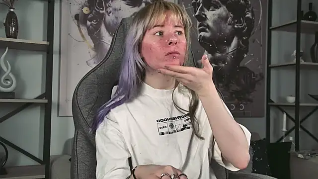 LexiWenford online show from May 18, 3:05 am