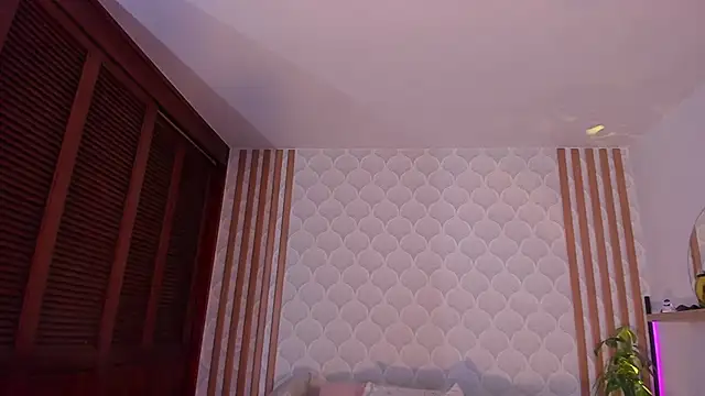 PamelaReall online show from February 19, 6:46 am