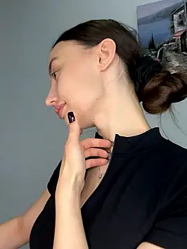 Polli Kiss online show from January 11, 8:47 pm