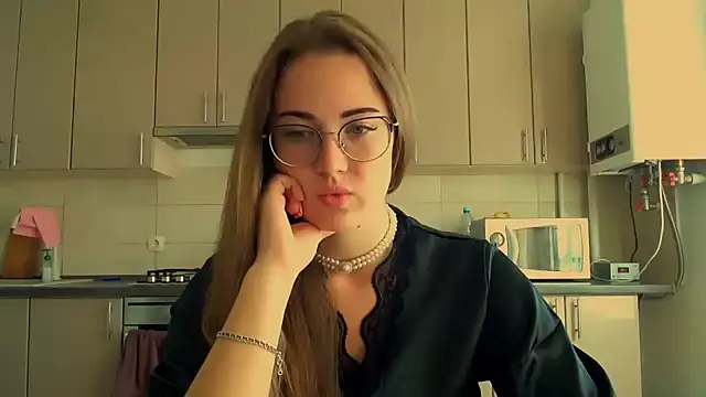 luxie milady online show from September 21, 7:40 am