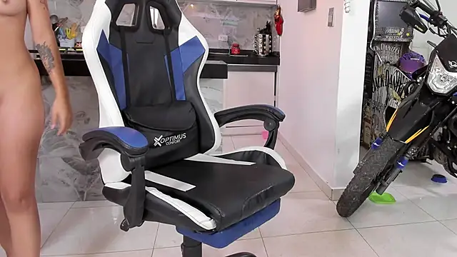 vicky wendy hot sexx online show from February 19, 6:13 am