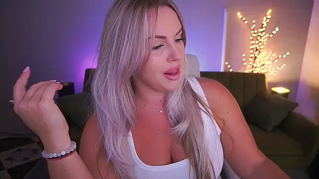 KiraCandyS online show from September 15, 8:38 pm