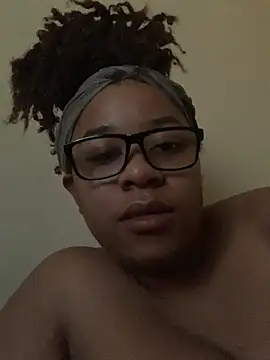 Snapshot of bustypothead chatting on October 9, 5:28 pm bustypothead online show from October 9, 5:28 pm