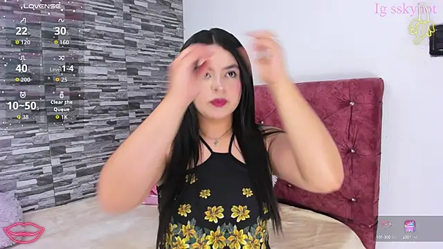 skyhotgirll online show from September 13, 8:55 am