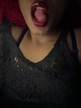 Hot Goldengirl online show from May 12, 8:15 pm